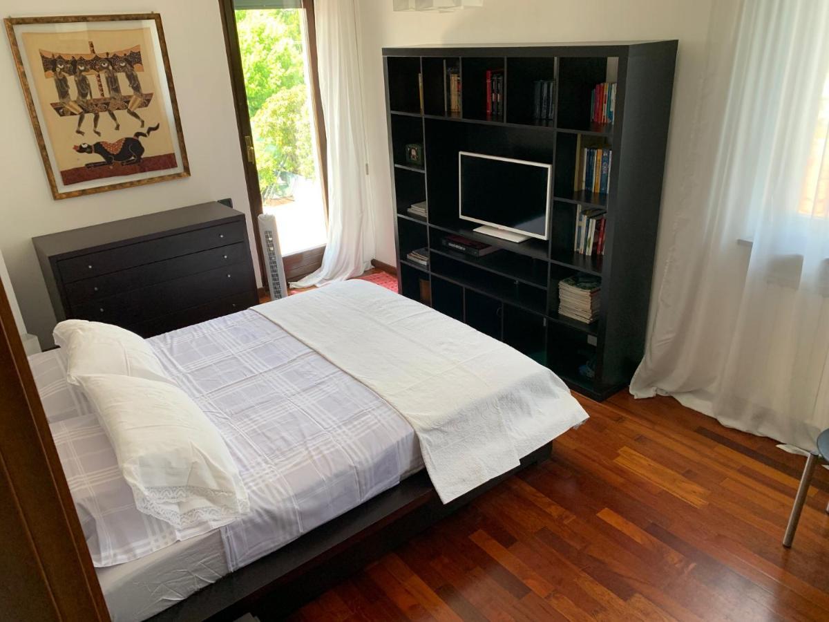 Near Como, Charming With Fireplace Apartment *