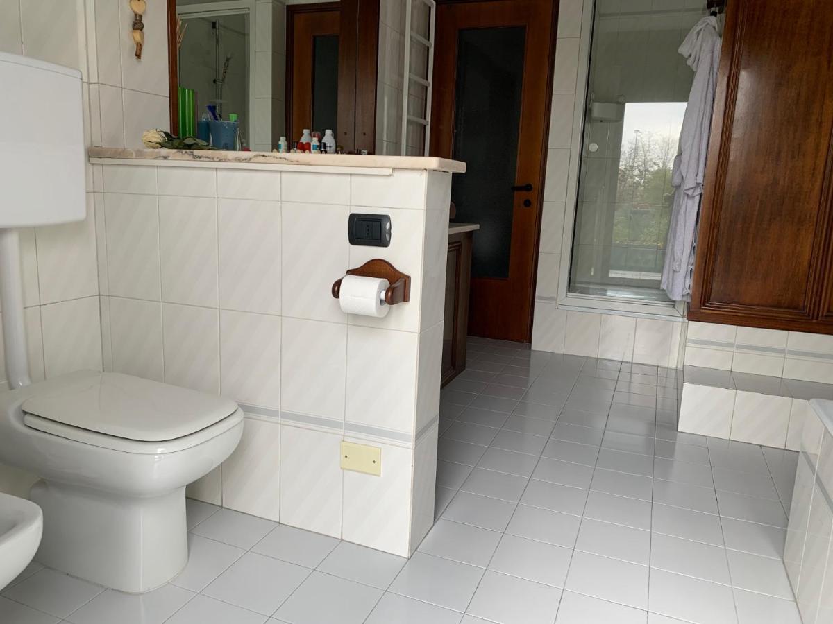 Near Como, Charming With Fireplace