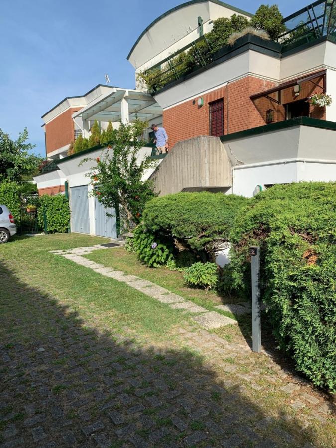 Near Como, Charming With Fireplace Apartment